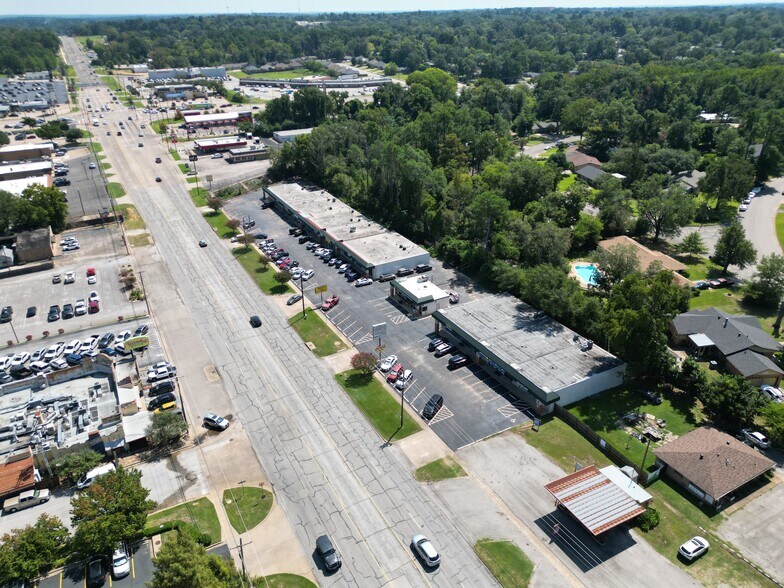 2400-2500 Fifth St, Tyler, TX à louer - Photo de l’immeuble – Image 2 sur 10