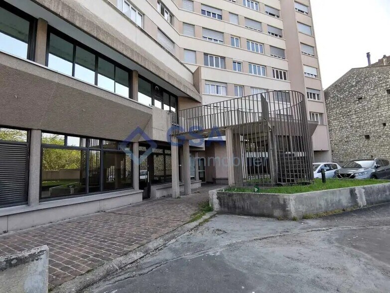 Immeuble residentiel dans Melun à vendre - Photo de l’immeuble – Image 2 sur 2