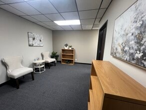 1200 Paseo Camarillo, Camarillo, CA à vendre Photo intérieure– Image 2 sur 21