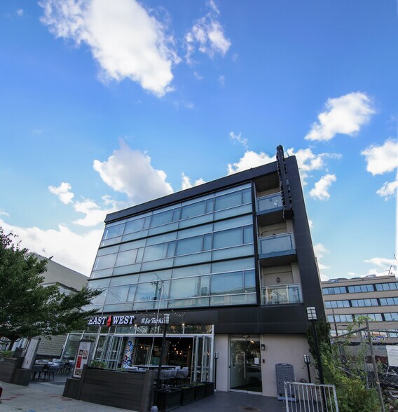 4619 41st St NW, Washington, DC à vendre - Photo de l’immeuble – Image 2 sur 9