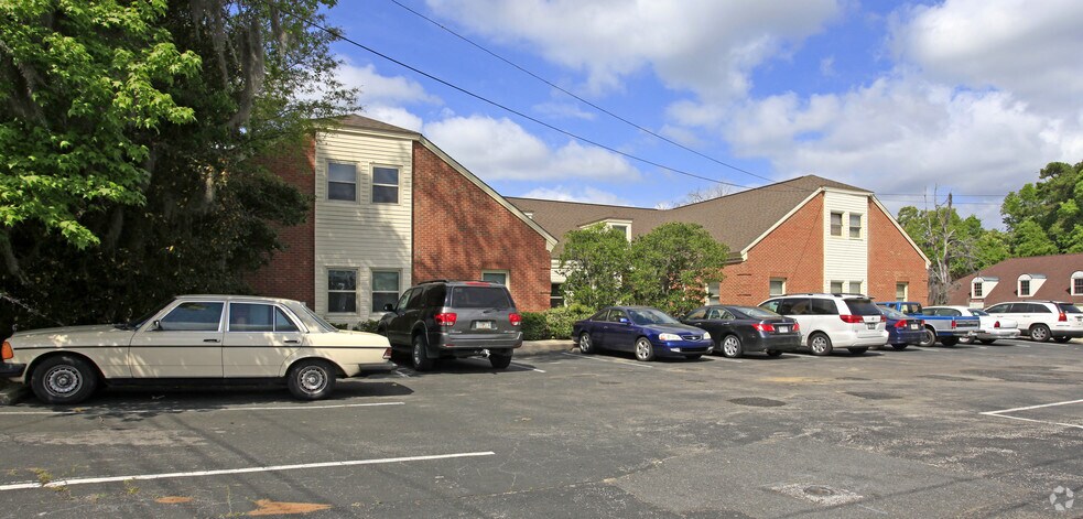 3370 NE Capital Cir, Tallahassee, FL à louer - Photo de l’immeuble – Image 2 sur 20