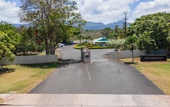 94-990 Pakela St, Waipahu, HI à louer Photo de l’immeuble– Image 1 sur 4