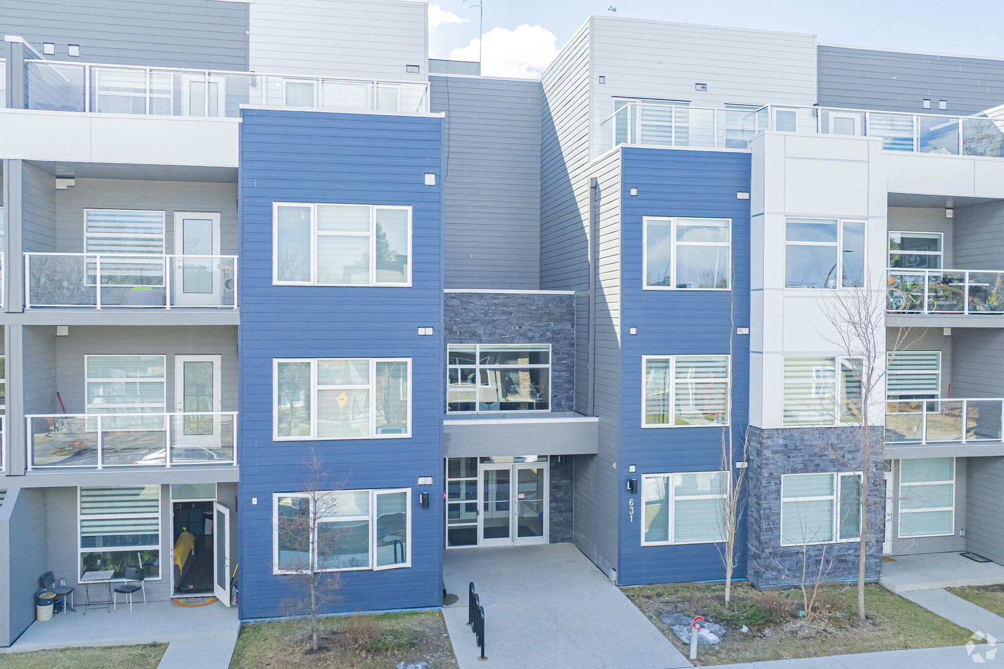 631 17 Av NW, Calgary, AB à vendre Photo principale– Image 1 sur 5
