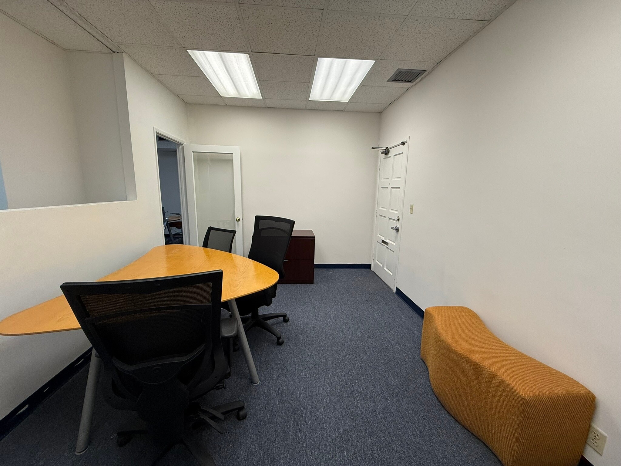 200-230 Miracle Mile, Coral Gables, FL à louer Photo intérieure– Image 1 sur 4