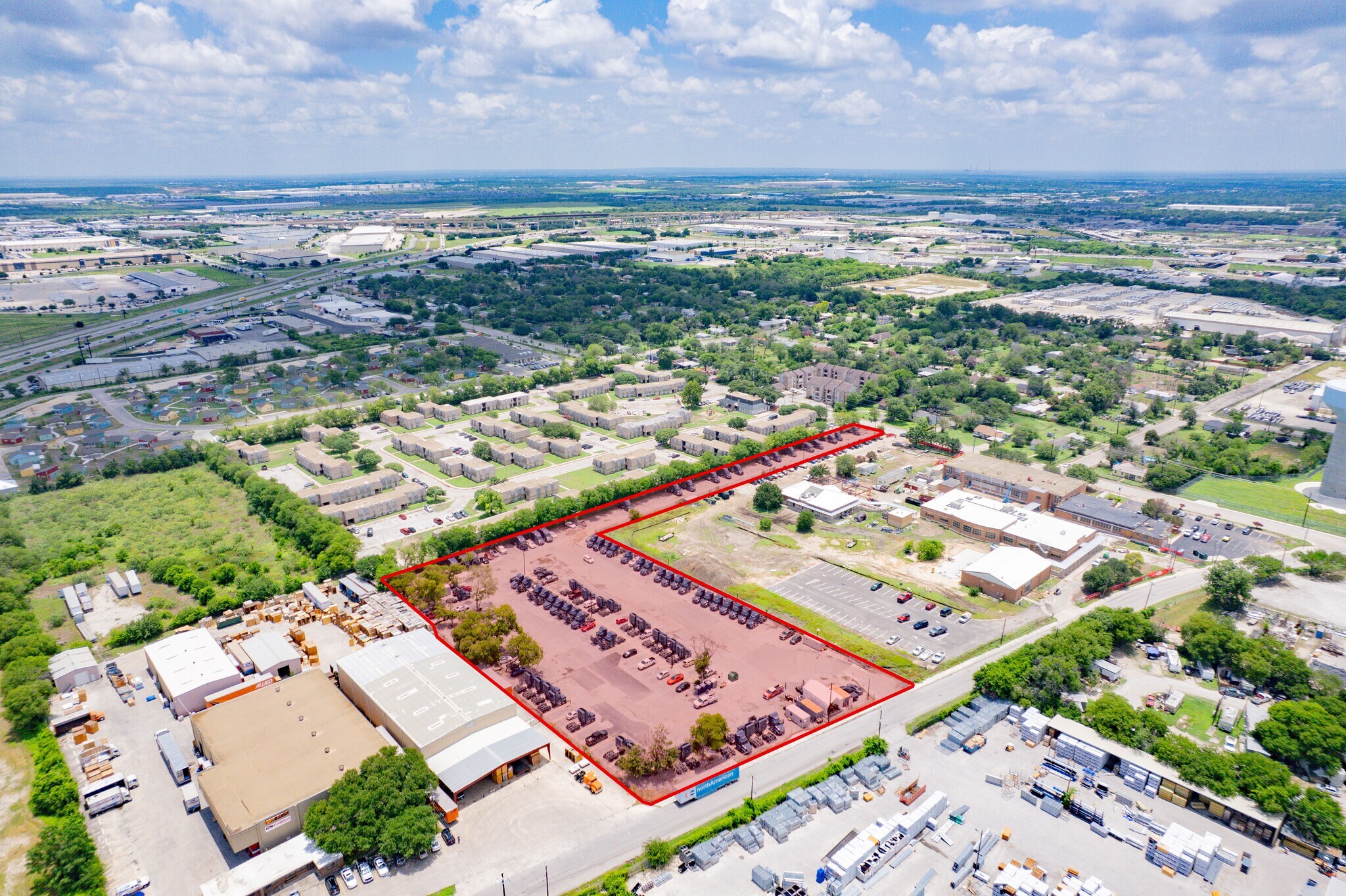 302 Springfield Rd, San Antonio, TX à louer Photo de l’immeuble– Image 1 sur 8