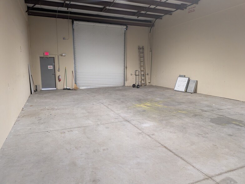 6360 Corporate Park Cir, Fort Myers, FL à louer - Photo de l’immeuble – Image 3 sur 3