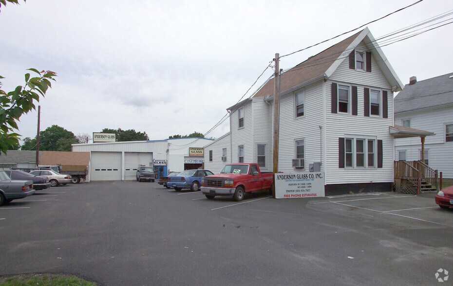 807 Campbell Ave, West Haven, CT à vendre - Photo principale – Image 1 sur 9