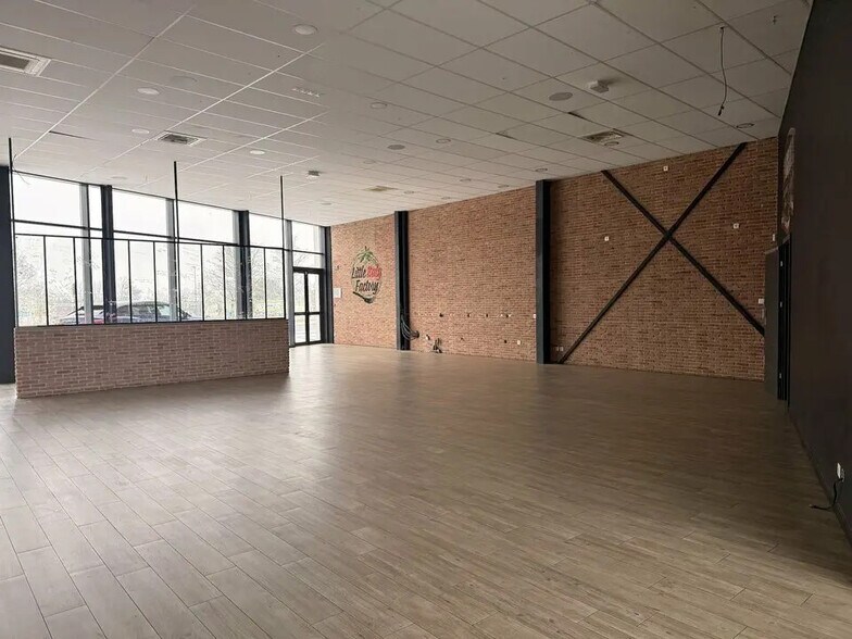 Local commercial dans Beauvais à louer - Photo de l’immeuble – Image 2 sur 5