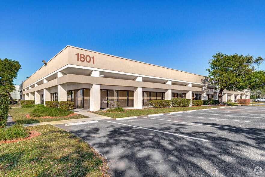 1801 S Perimeter Rd, Fort Lauderdale, FL à louer - Photo principale – Image 2 sur 4