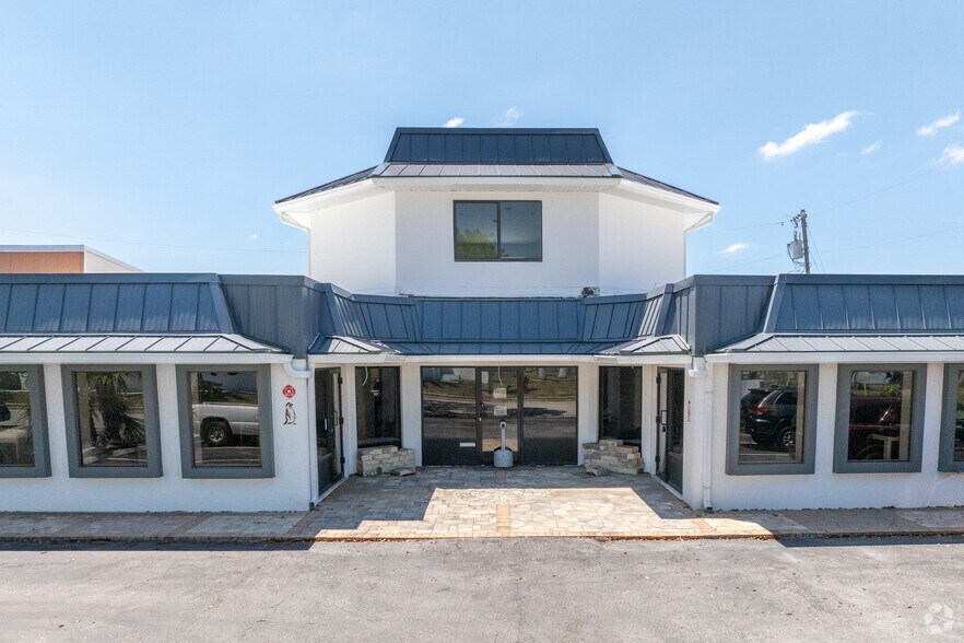 1610 SE 47th St, Cape Coral, FL à vendre - Photo de l’immeuble – Image 2 sur 53