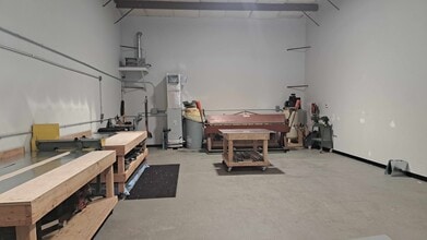 77 S Main St, Newtown, CT à louer Photo intérieure– Image 2 sur 4