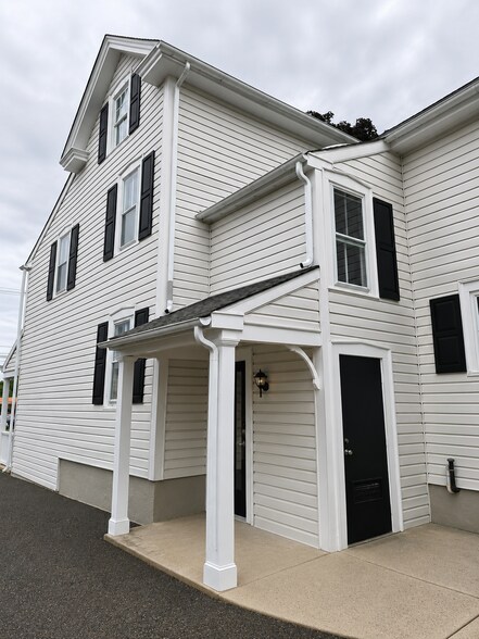 525 N Main St, Doylestown, PA à louer - Photo de l’immeuble – Image 2 sur 11