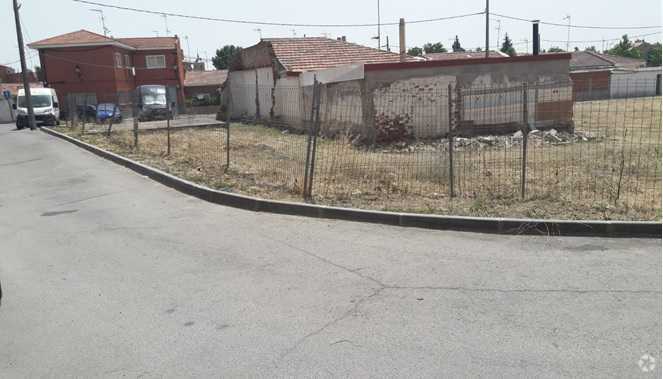 Calle Santa Lucía, 33, Humanes de Madrid, Madrid à vendre - Photo de l’immeuble – Image 2 sur 3
