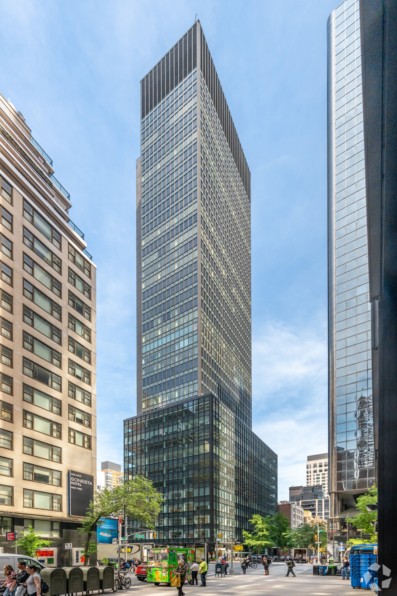 825 Third Ave, New York, NY à louer Photo principale– Image 1 sur 16