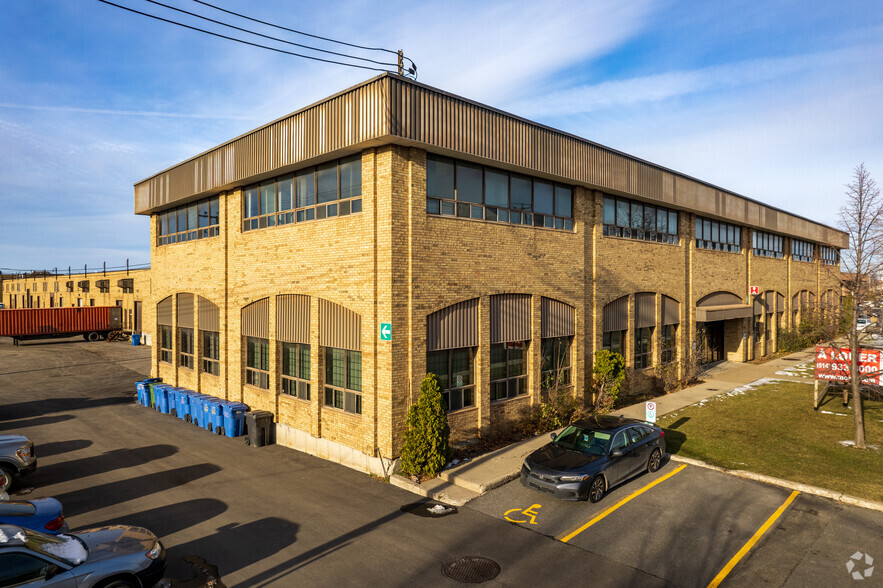 8104-8170 Ch Montview, Mt Royal, QC à louer - Photo principale – Image 1 sur 5