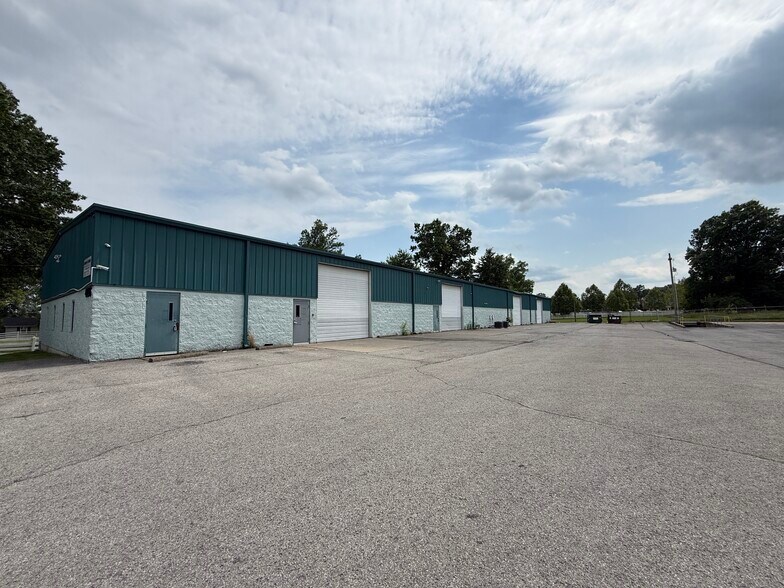 420 Roberts Ave, Louisville, KY à vendre - Photo de l’immeuble – Image 1 sur 2