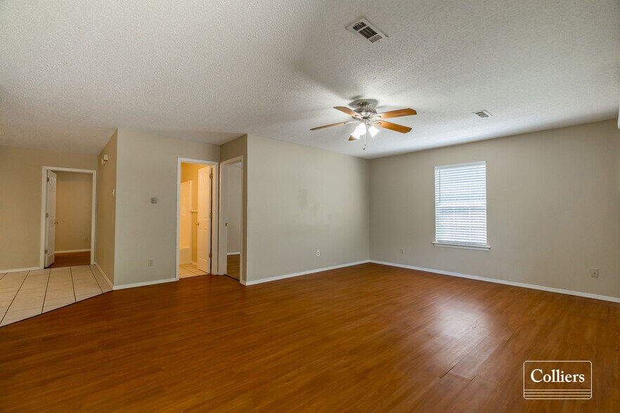 523 S Dockery Ln, Fayetteville, AR à vendre - Photo de l’immeuble – Image 3 sur 8