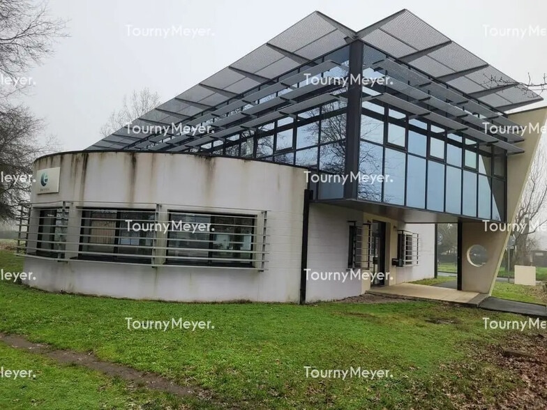 Bureau dans Pauillac à vendre - Photo de l’immeuble – Image 2 sur 8