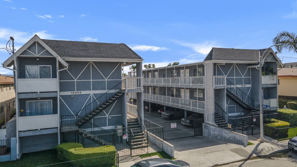 18356 Napa St, Northridge, CA à vendre - Photo de l’immeuble – Image 3 sur 36