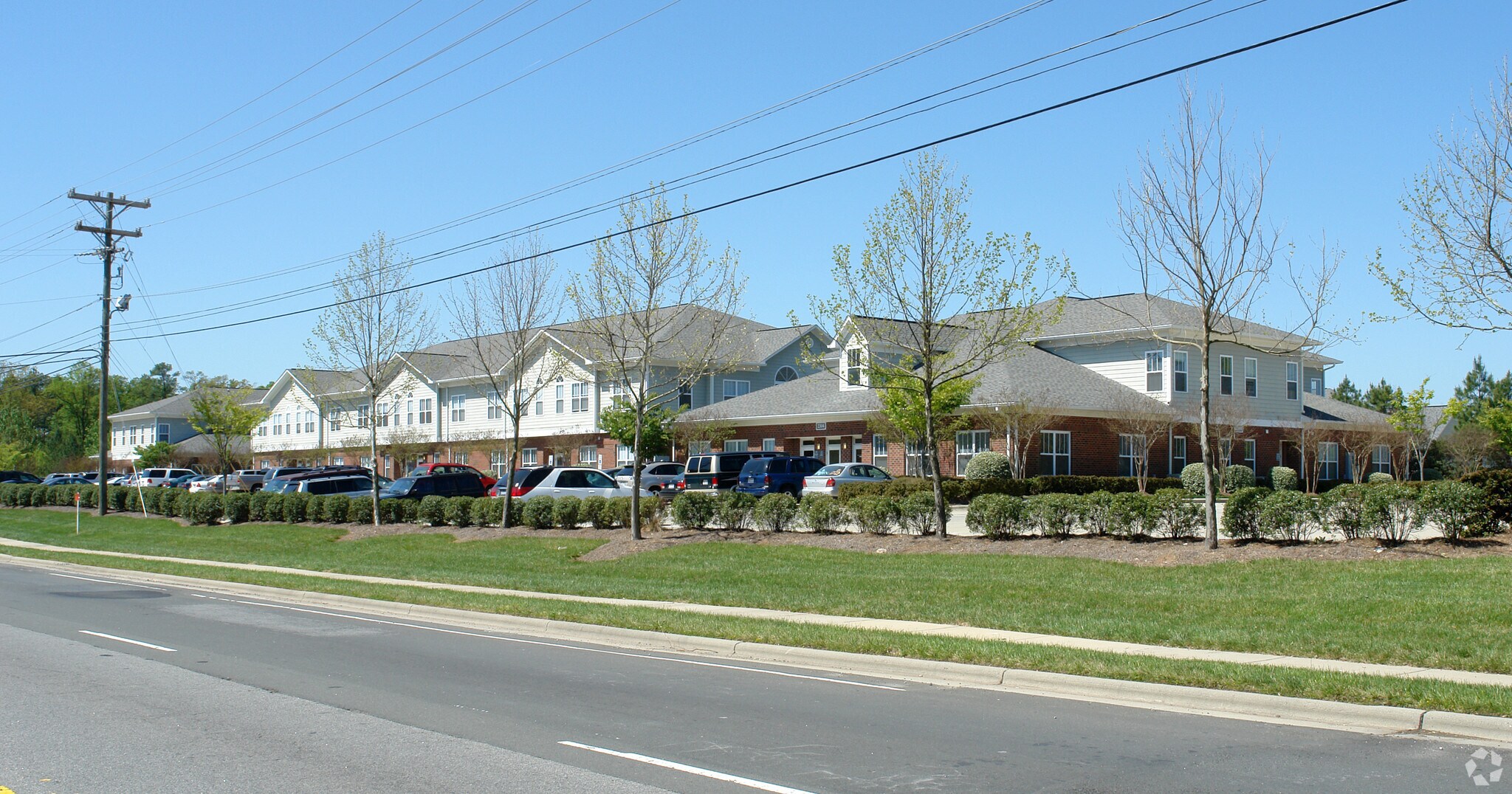 2304-2402 S Miami Blvd, Durham, NC à louer Photo principale– Image 1 sur 10