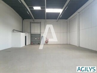 Plus de détails pour Local d'activités à louer