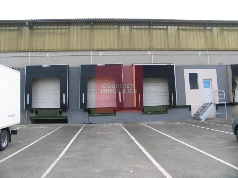 Industriel/Logistique dans Ris-Orangis à vendre - Photo de l’immeuble – Image 2 sur 2