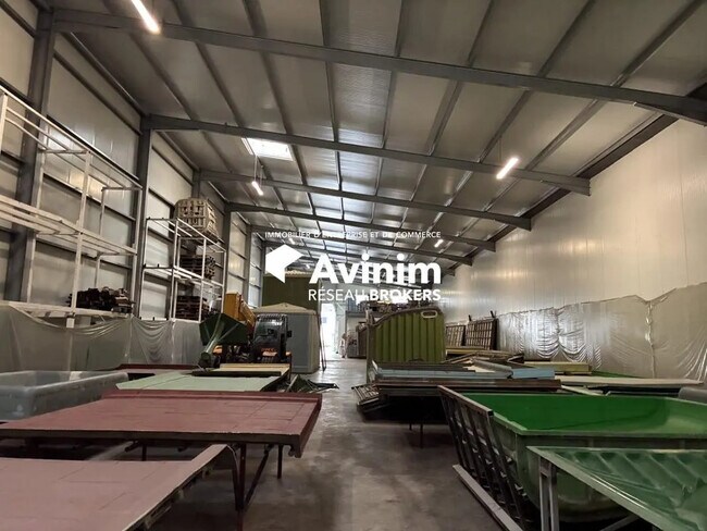Plus de détails pour Local d'activités, Industriel/Logistique à louer