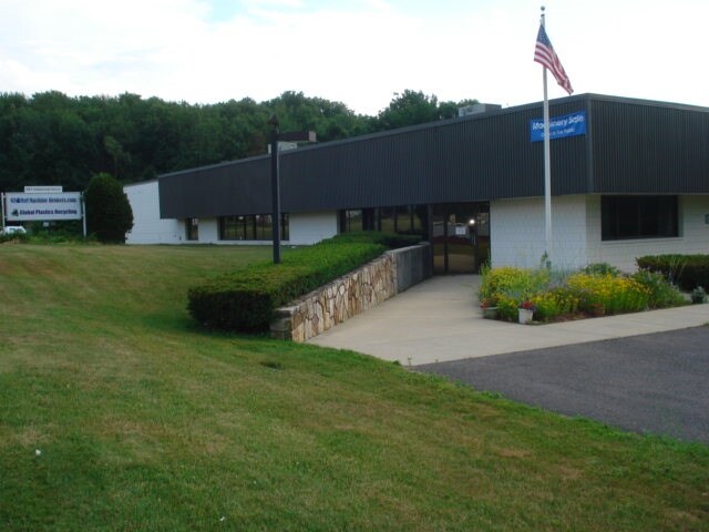 58 Commercial St, Watertown, CT à vendre - Photo de l’immeuble – Image 2 sur 30