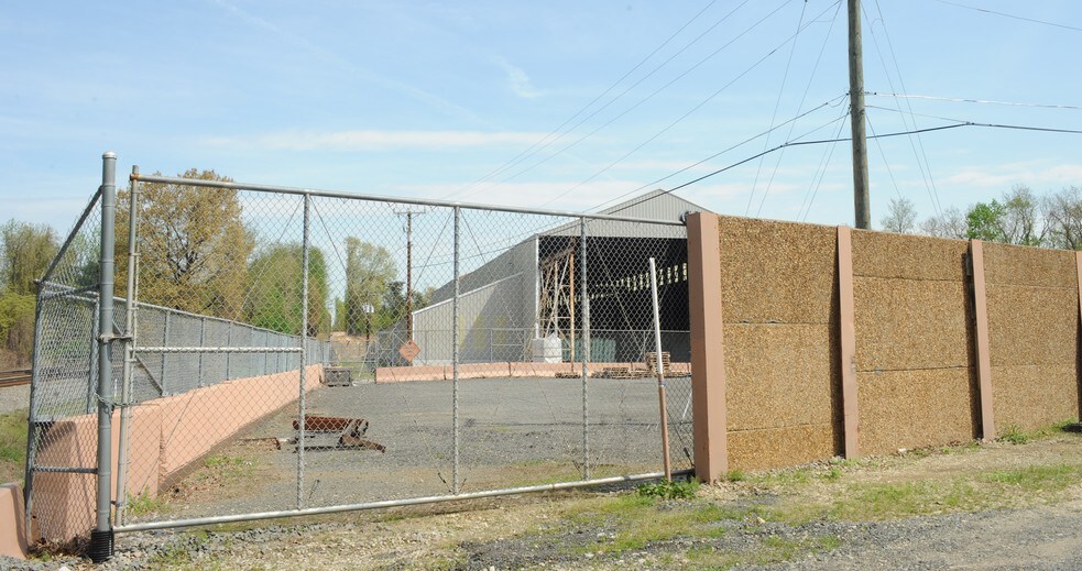 8100 Mims St, Lorton, VA à louer - Photo principale – Image 1 sur 3