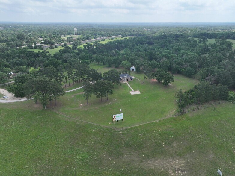 413 S Hill St, Buffalo, TX à vendre - Photo de l’immeuble – Image 3 sur 65