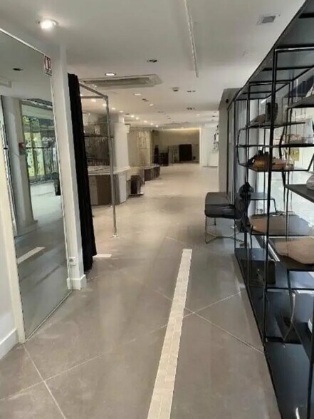 Local commercial dans Reims à louer - Photo de l’immeuble – Image 3 sur 9