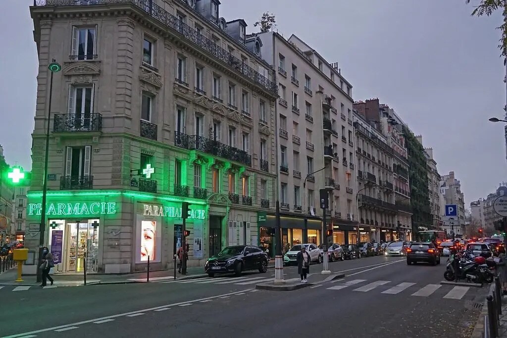 Local commercial dans Paris à louer Photo de l’immeuble– Image 1 sur 7