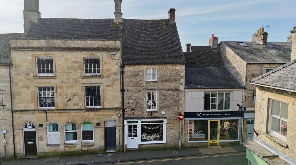 The Square, Stow On The Wold à vendre - Photo principale – Image 1 sur 11