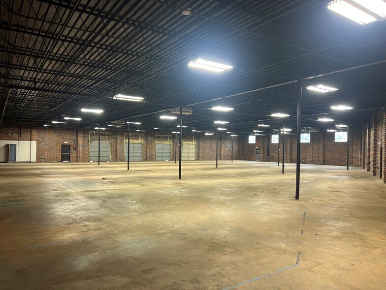 5706 New Peachtree Rd, Chamblee, GA à louer - Photo de l’immeuble – Image 3 sur 11
