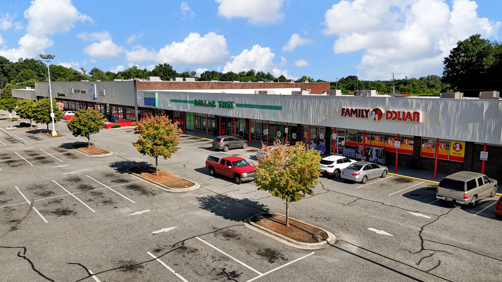3015-3089 Waughtown, Winston-Salem, NC à louer - Photo de l’immeuble – Image 2 sur 6
