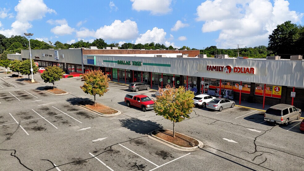 3035-3086 Waughtown St, Winston-Salem, NC à louer - Photo de l’immeuble – Image 2 sur 6