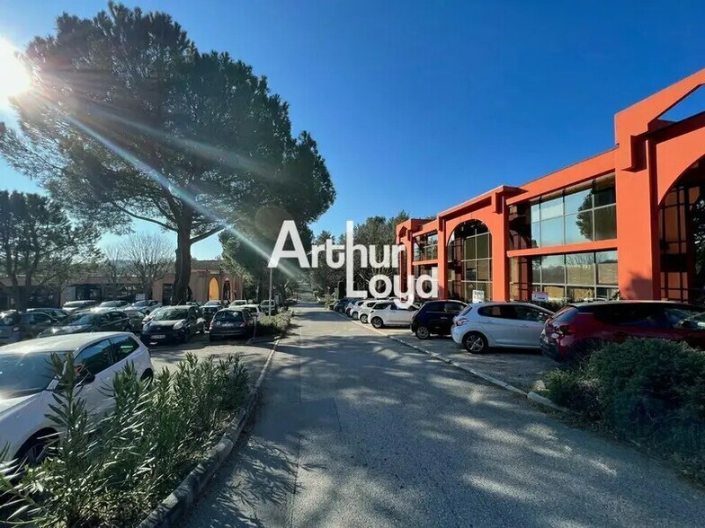 Bureau dans Valbonne à louer - Photo de l’immeuble – Image 1 sur 7