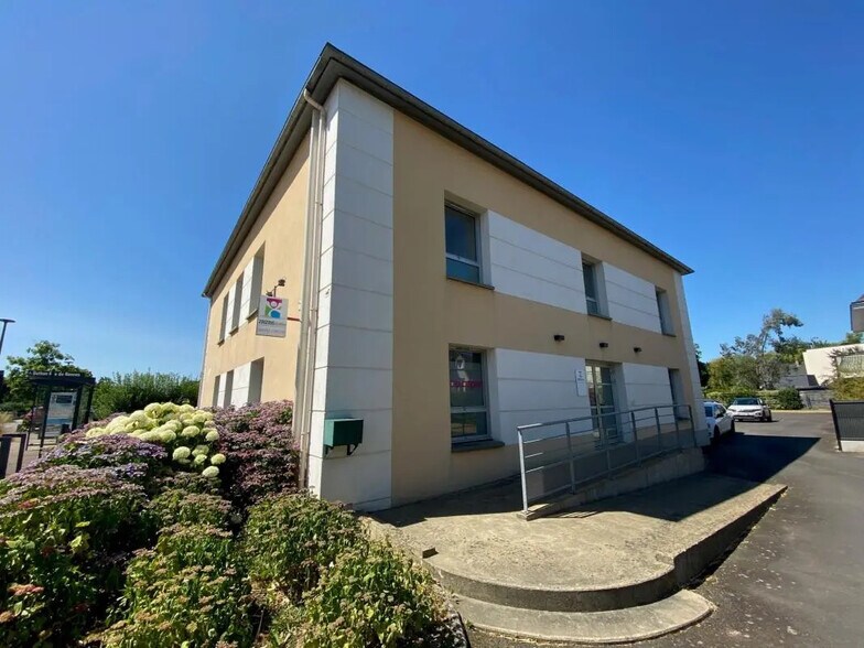 Bureau dans Betton à louer - Photo de l’immeuble – Image 3 sur 14