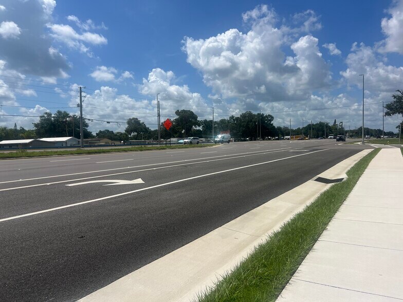 10715 US Highway 301 S, Riverview, FL à louer - Photo de l’immeuble – Image 2 sur 11