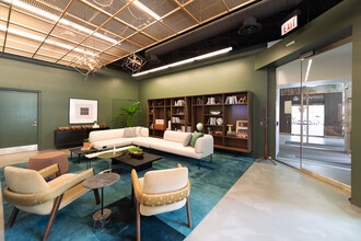 325 N Wells St, Chicago, IL à louer Photo intérieure– Image 2 sur 18