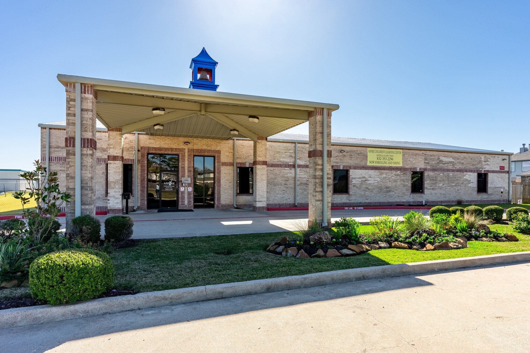13511 Florence Rd, Sugar Land, TX à louer Photo de l’immeuble– Image 1 sur 10