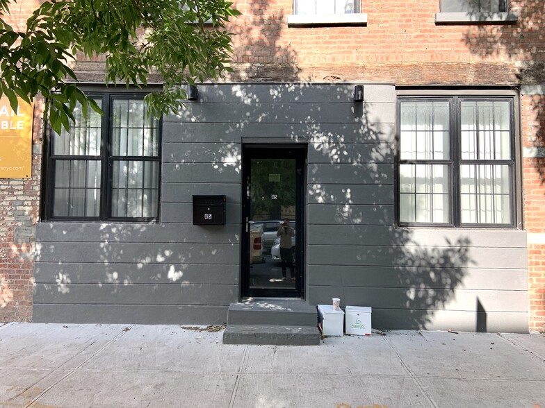 85 Howard Ave, Brooklyn, NY à louer - Photo de l’immeuble – Image 1 sur 9