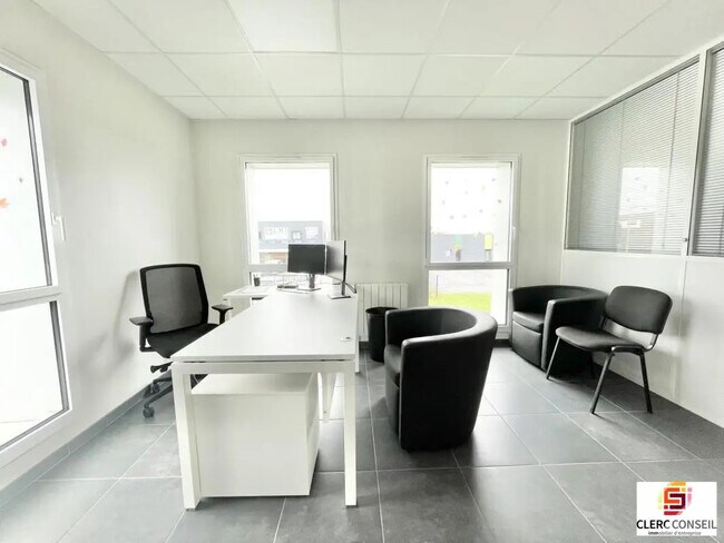 Plus de détails pour Bureau à louer
