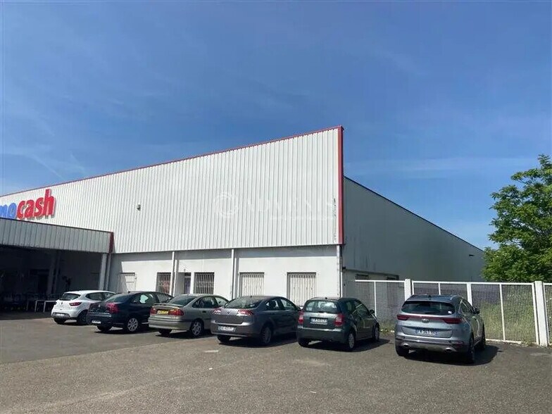 Local commercial dans Bourg-en-Bresse à louer - Photo de l’immeuble – Image 1 sur 6