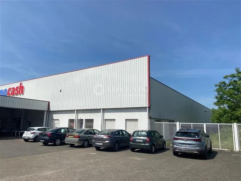 Local commercial dans Bourg-en-Bresse à louer Photo de l’immeuble– Image 1 sur 7
