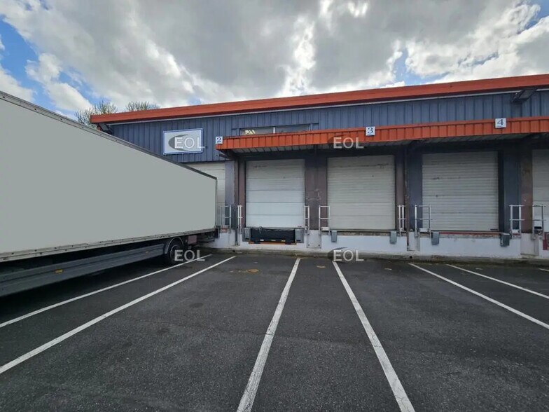 Industriel/Logistique dans Bonneuil-sur-Marne à louer - Photo de l’immeuble – Image 2 sur 5