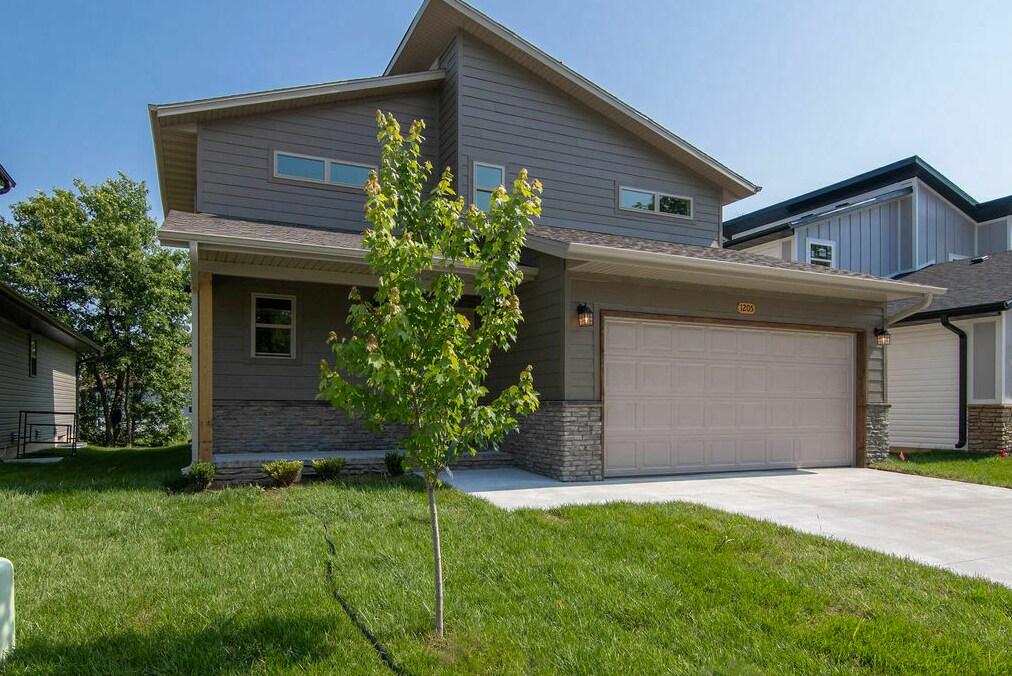 1205 E Paragon, Springfield, MO à vendre Photo principale– Image 1 sur 13