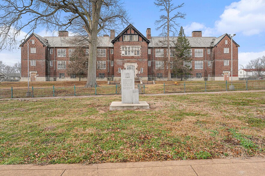 5814 Thekla Ave, Saint Louis, MO à vendre - Photo de l’immeuble – Image 3 sur 11
