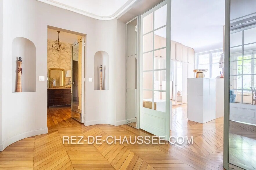 Bureau dans Paris à vendre - Photo de l’immeuble – Image 1 sur 11