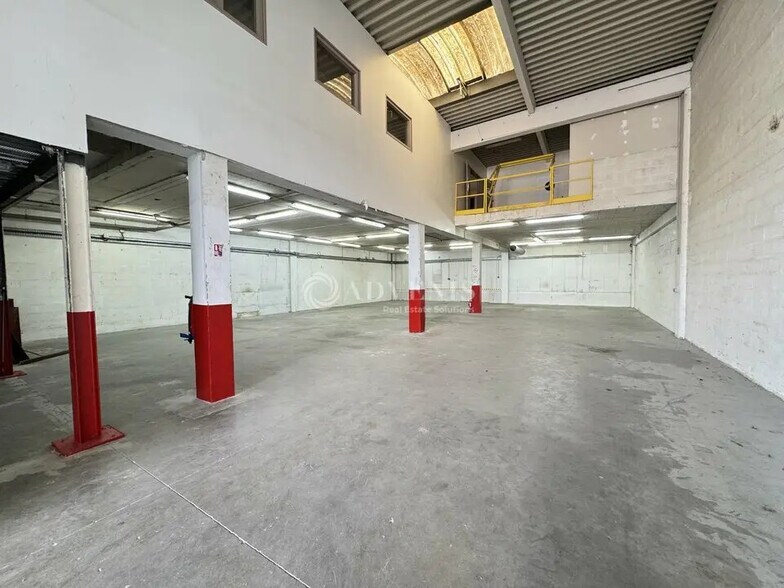 Local d'activités dans Baillet-en-France à vendre - Photo de l’immeuble – Image 1 sur 10